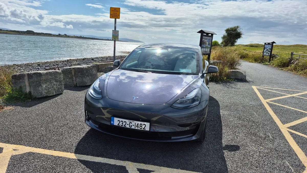 Tesla Model 3 RWD 2023 - Image 2