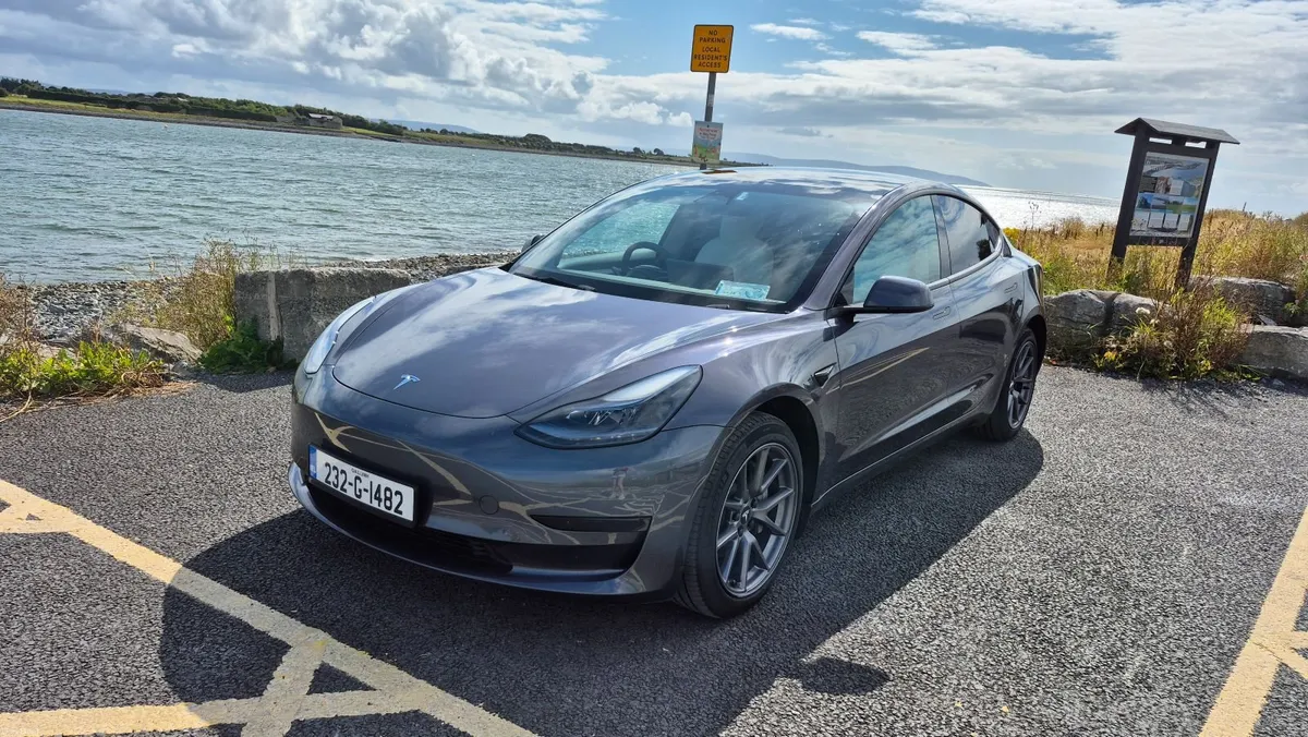Tesla Model 3 RWD 2023 - Image 4