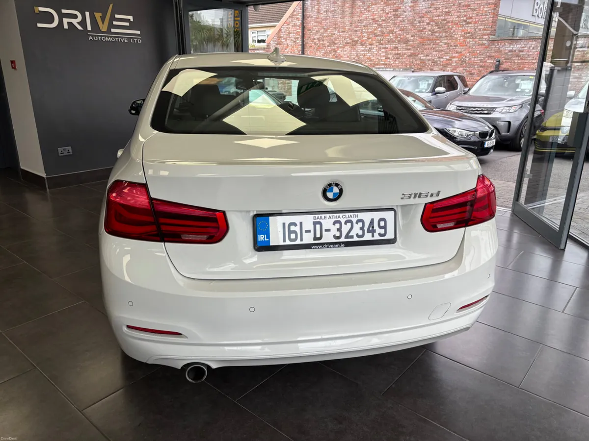 BMW 3-Series 2016 - Image 4