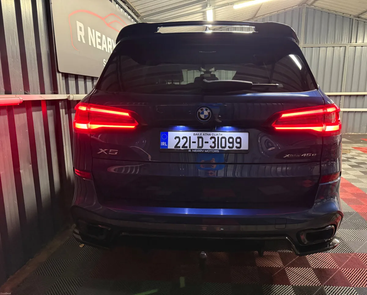 2022 BMW X5 45e M-Sport Automatic *Stunning* - Image 2