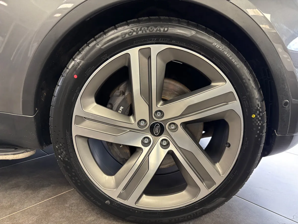 Land Rover Discovery 3.0 HSE 2 Seat Business - Image 6