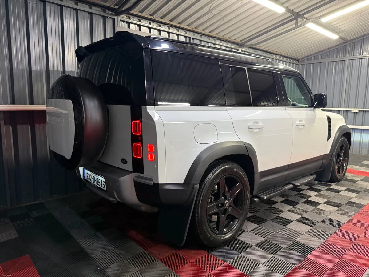 2023 232 Land Rover Defender 3 Seat Vat iNC 3.0D - Image 5