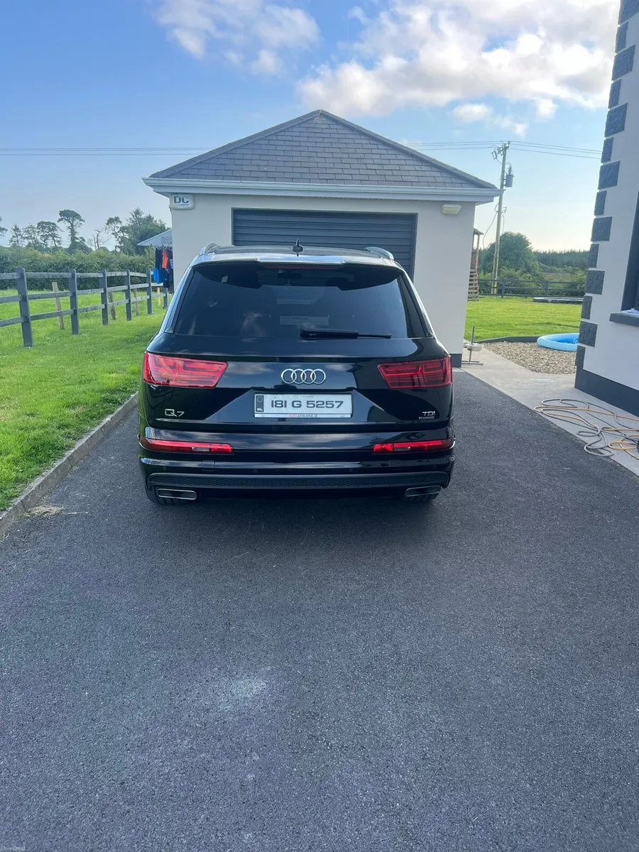 Audi Q7 - Image 1