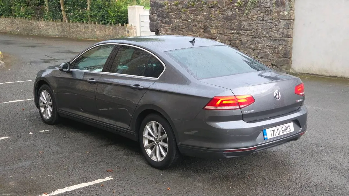 2017 Volkswagen Passat 1.6 TDI | 1 Owner - Image 2