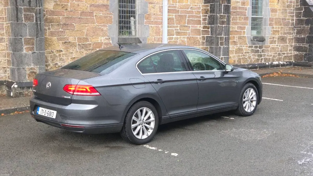 2017 Volkswagen Passat 1.6 TDI | 1 Owner - Image 3