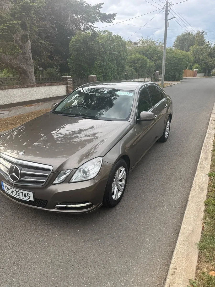 Mercedes e220 saloon - Image 4