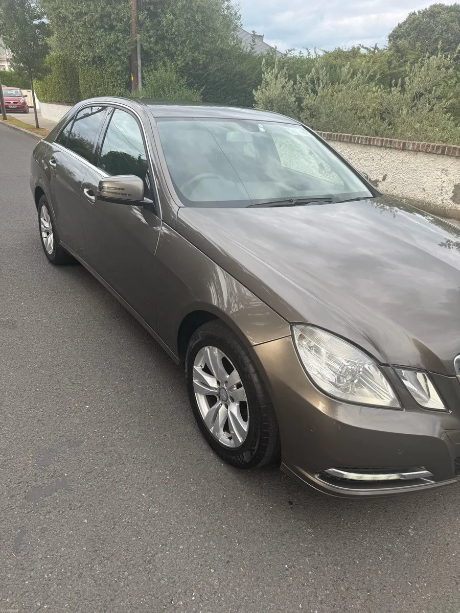Mercedes e220 saloon - Image 6