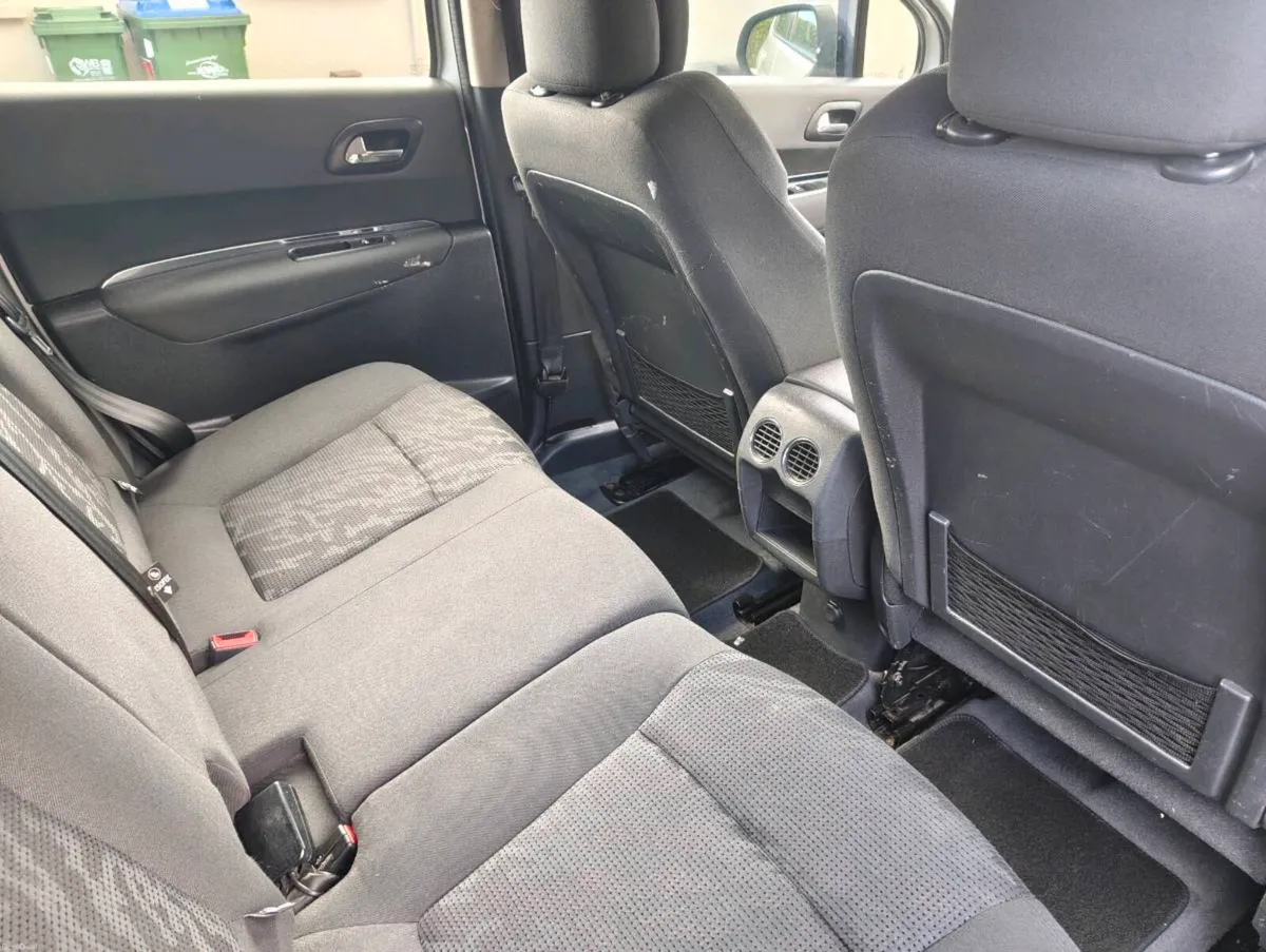 Peugeot 3008 Active 1.6 HDi diesel - Image 6