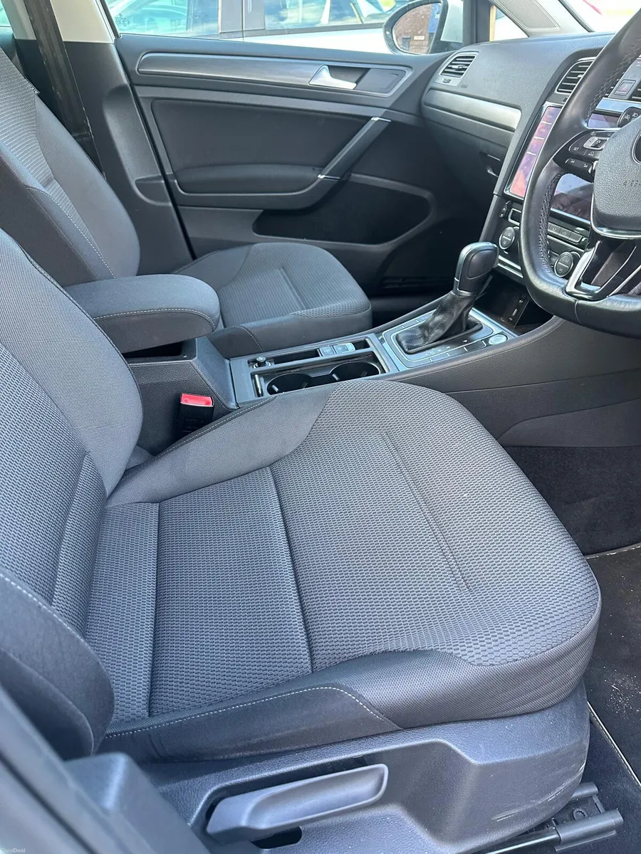VW GOLF 1.2L  AUTOMATIC - Image 5