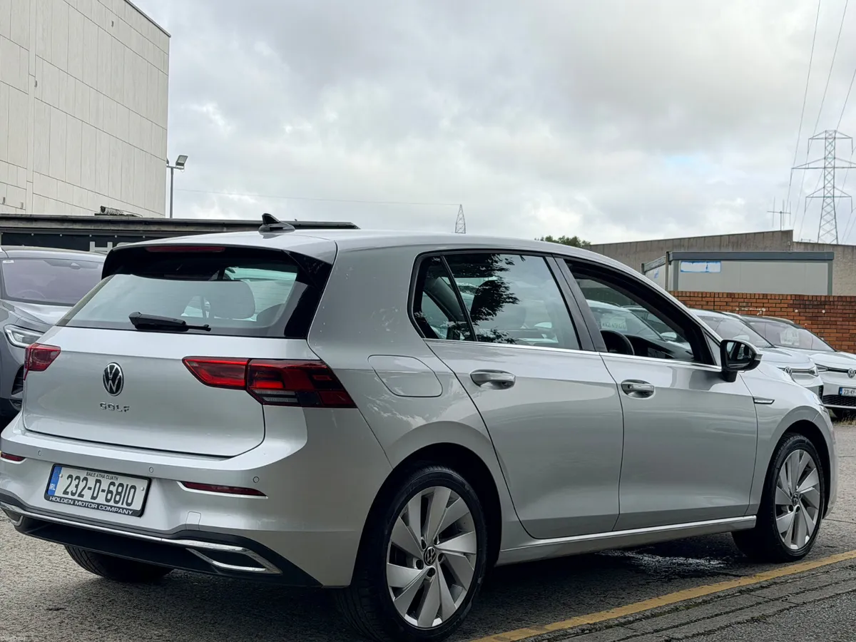 2023 Volkswagen Golf..2.0 TDI..WIRELESS CHARGER - Image 6