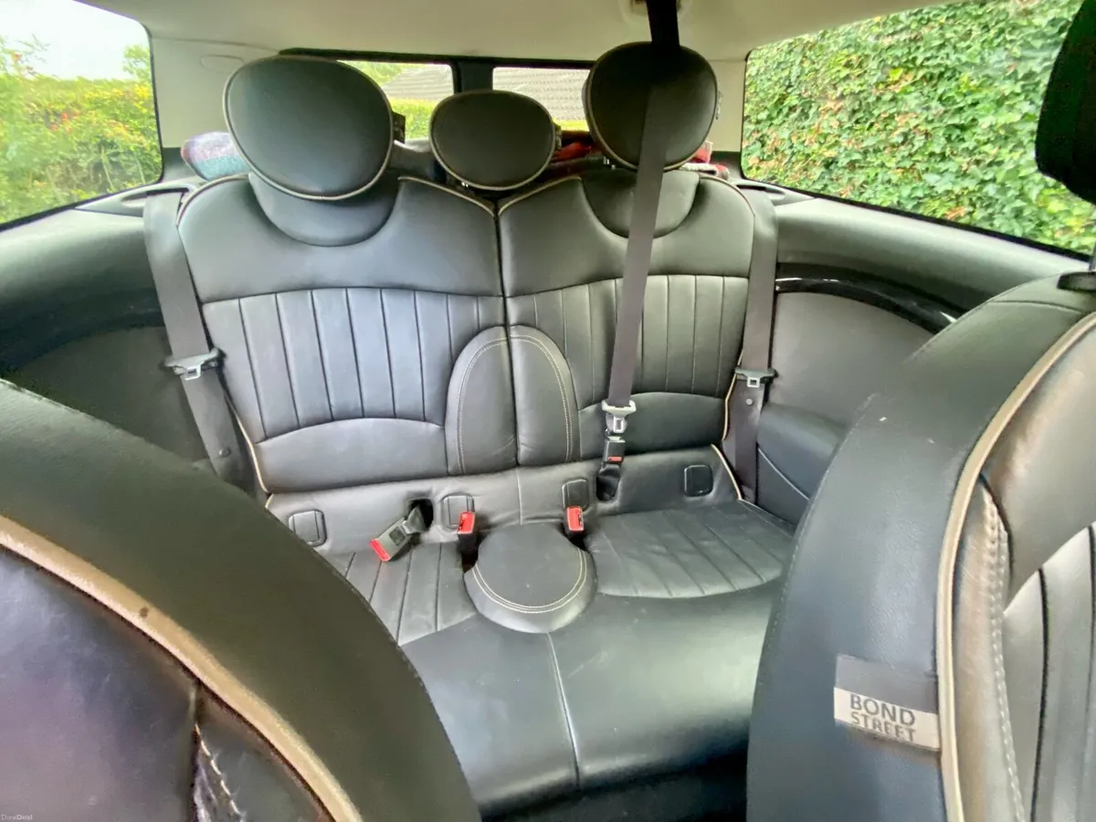 Mini Cooper  Clubman  Bond Street Special Edition. - Image 3