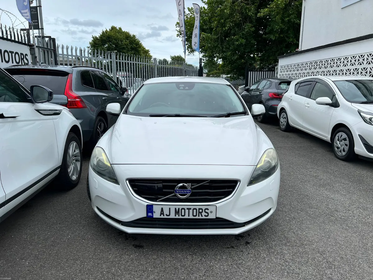 2015 VOLVO V40 AUTOMATIC - Image 3