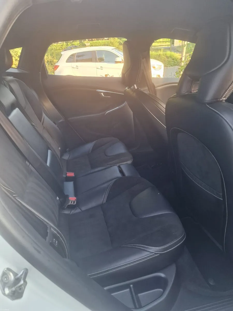 162 VOLVO V40 * R DESIGN*NEW NCT* - Image 6