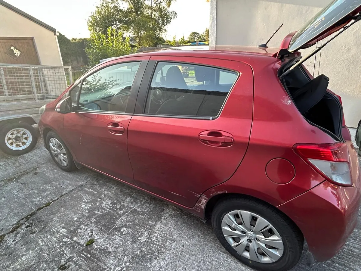 Toyota Yaris 2012 - Image 5