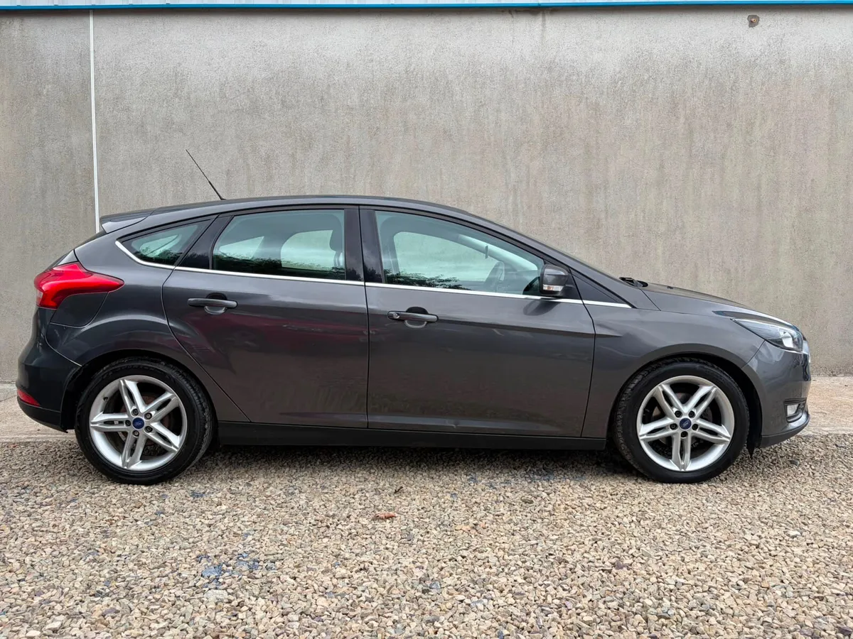 Ford Focus Titanium Low Miles 1.6 Diesel - Image 4
