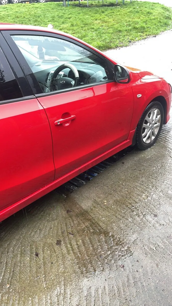 Car - Image 2