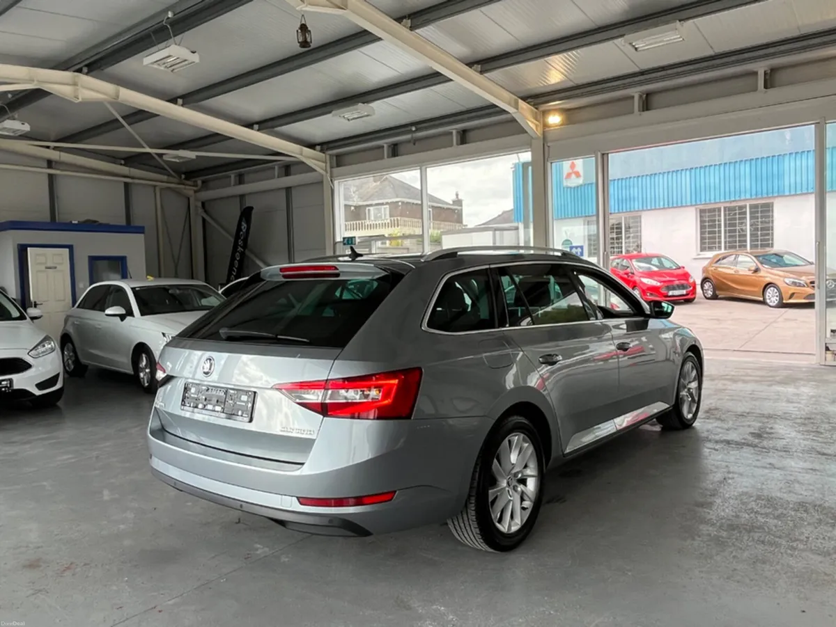 Skoda Superb 1.6 TDI SE TECH 120PS 5DR - Image 5