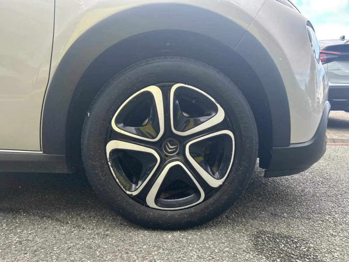 Citroen C3 FLAIR PURETECH 82 SS EU6.3 4DR - Image 5