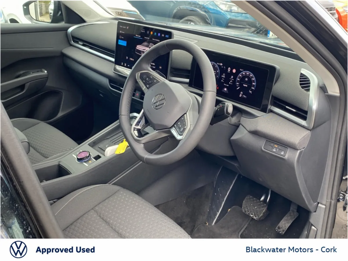 Volkswagen T-Roc 1.5TSI 116BHP LIFE MILD HYBRID WI - Image 4