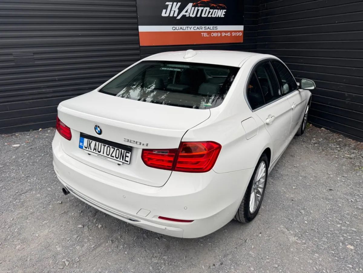 BMW 3-Series 2.0D LUXURY AUTO - Image 4
