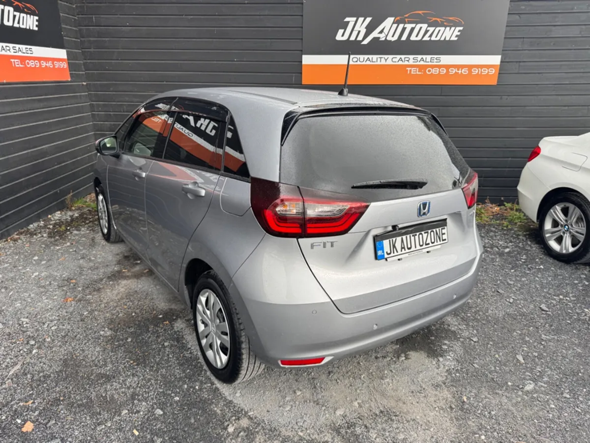 Honda Fit 1.5 HYBRID AUTO - Image 5