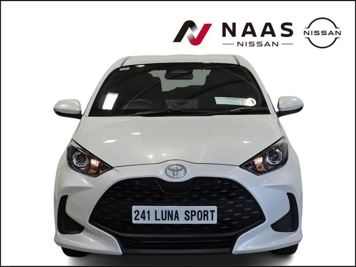 Toyota Yaris HYBRID 1.5  LUNA SPORT - Image 2