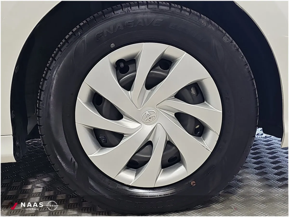 Toyota Yaris HYBRID 1.5  LUNA SPORT - Image 6
