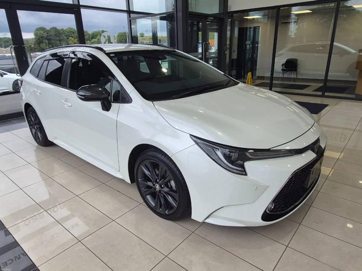 Toyota Corolla 1.8 Touring Low KM - Image 2