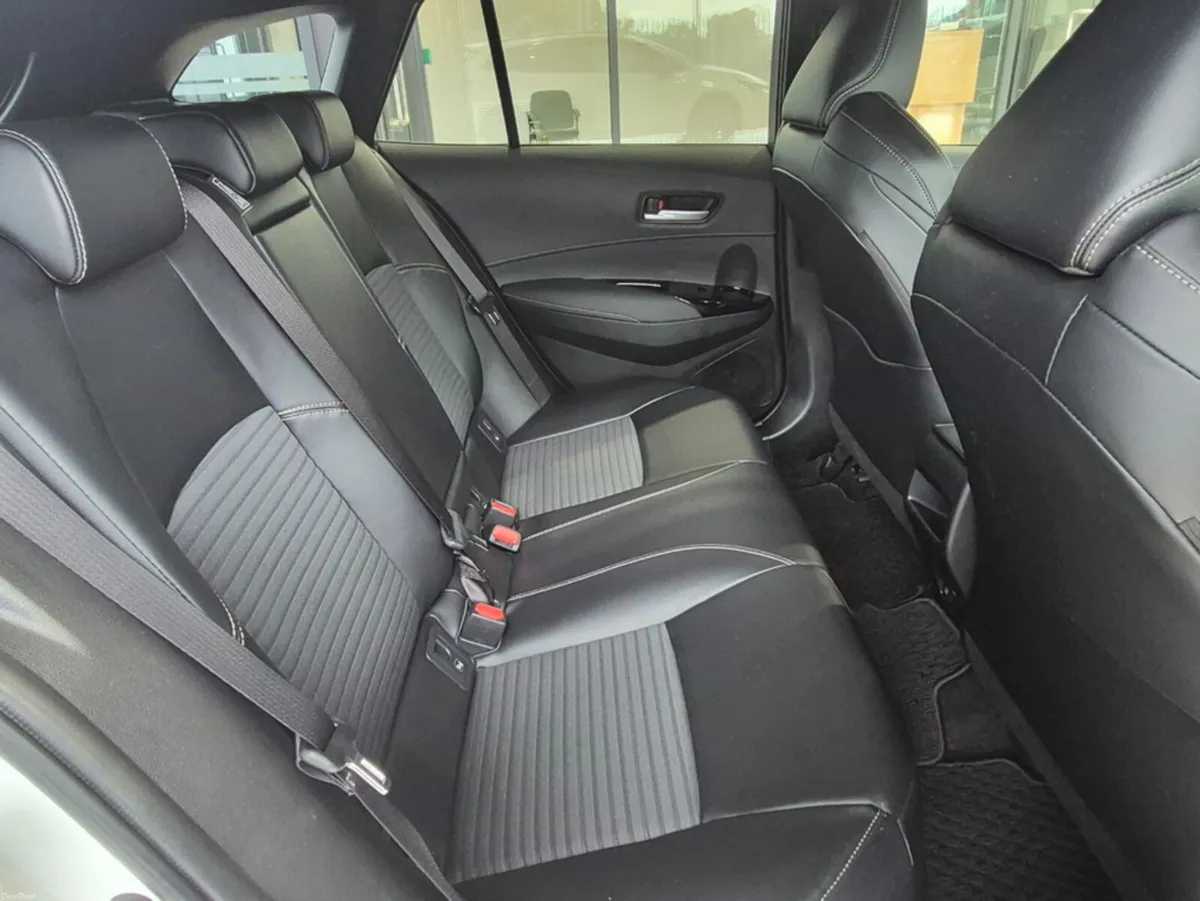 Toyota Corolla 1.8 Touring Low KM - Image 6