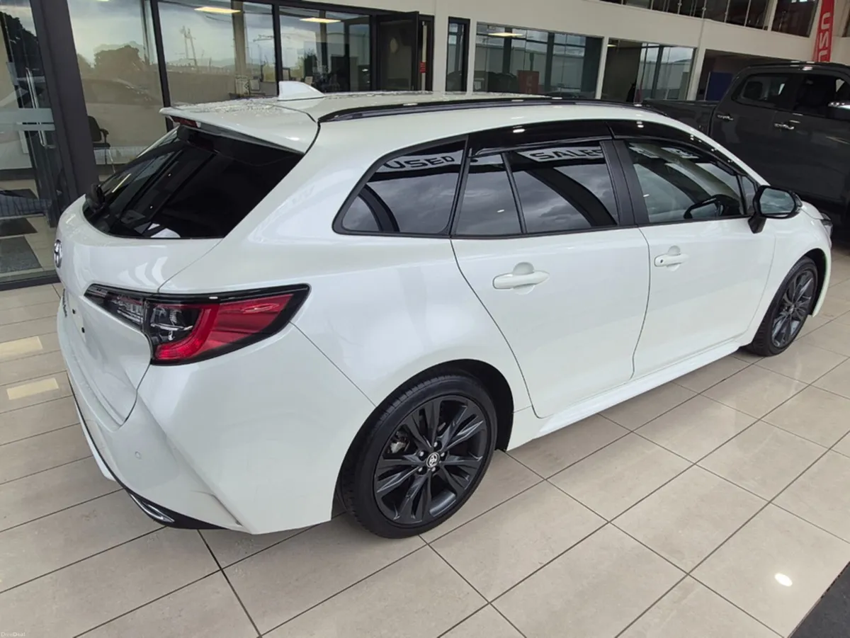 Toyota Corolla 1.8 Touring Low KM - Image 4