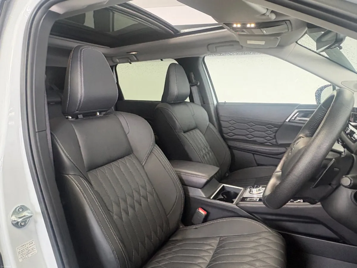 Mitsubishi Outlander MITSUBISHI OUTLANDER PHEV AUT - Image 6