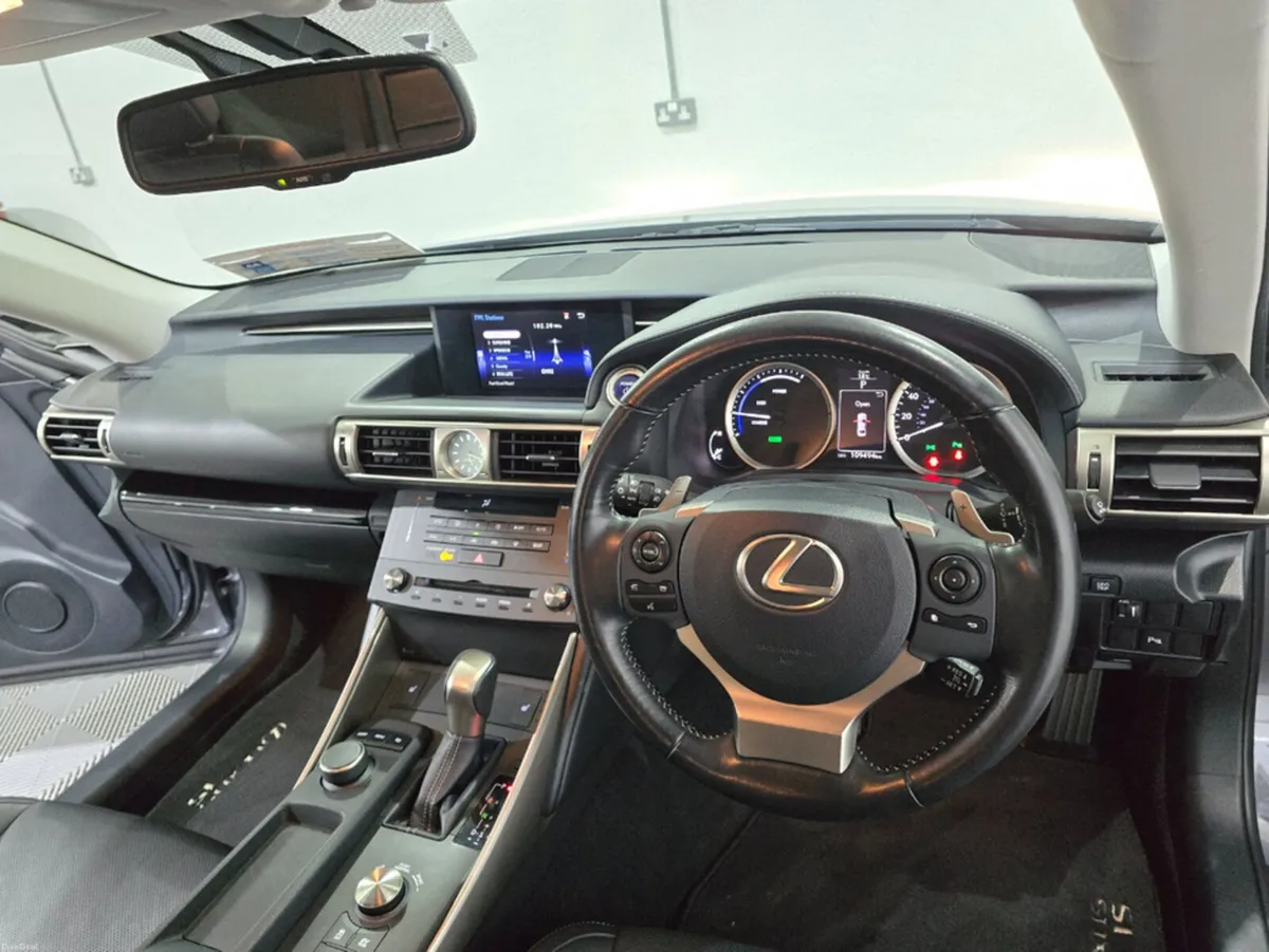 Lexus IS 2.5 HYBRID EXECUTIVE EDITION AUTOMATIC ** - Image 6