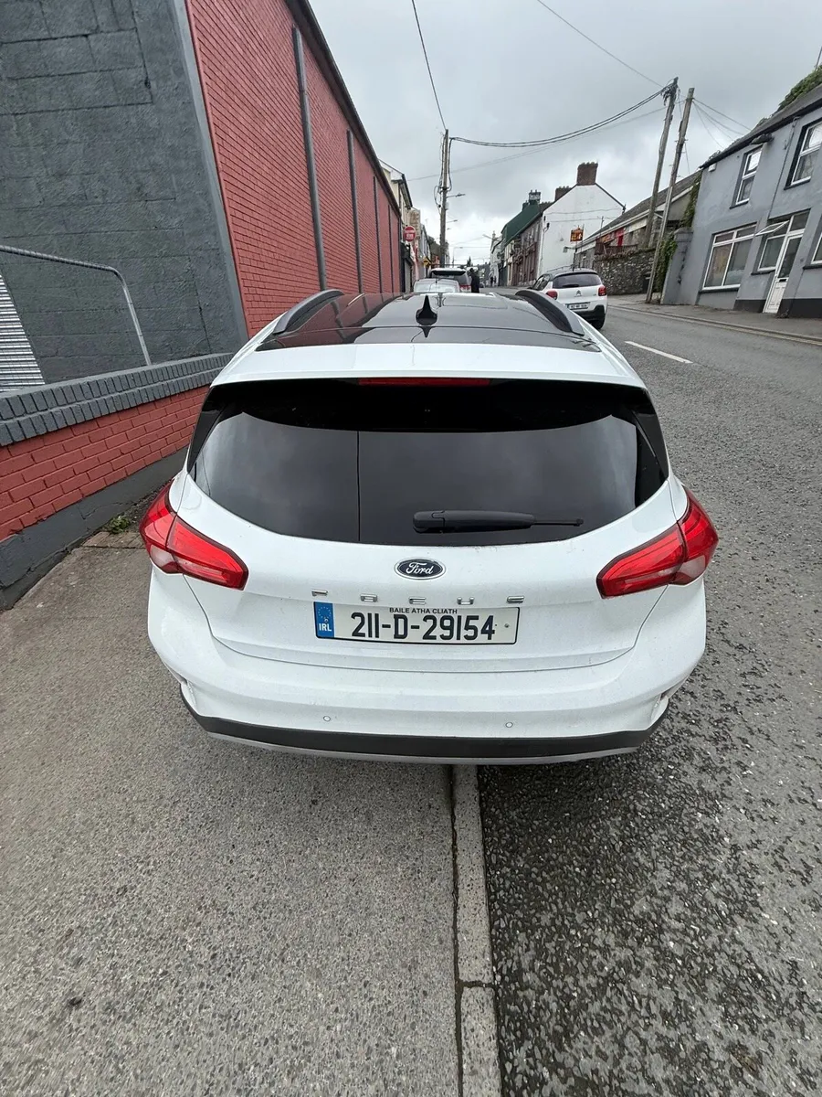 Ford Focus - Image 6
