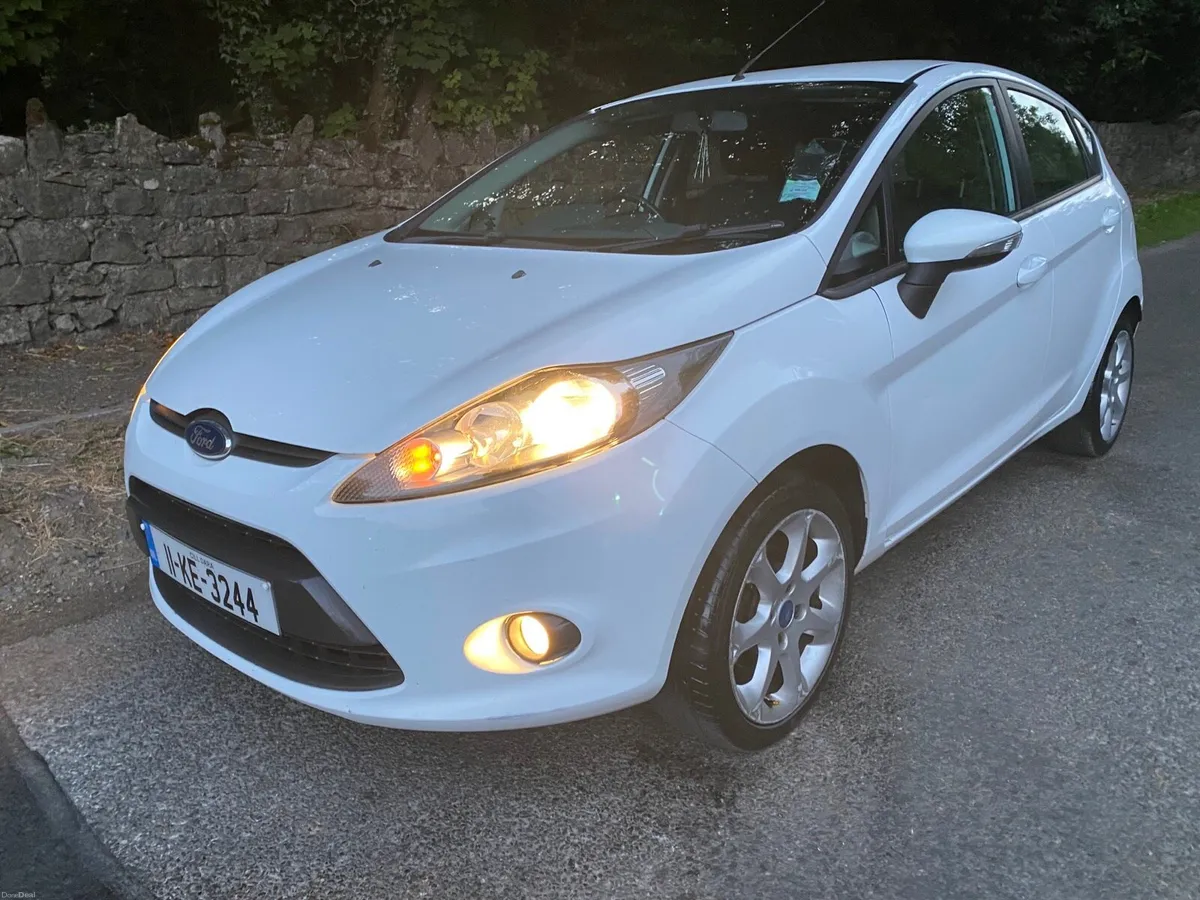 FORD FIESTA 🪅 SPORT AS NEW LOW KMS ❤️❤️ - Image 3