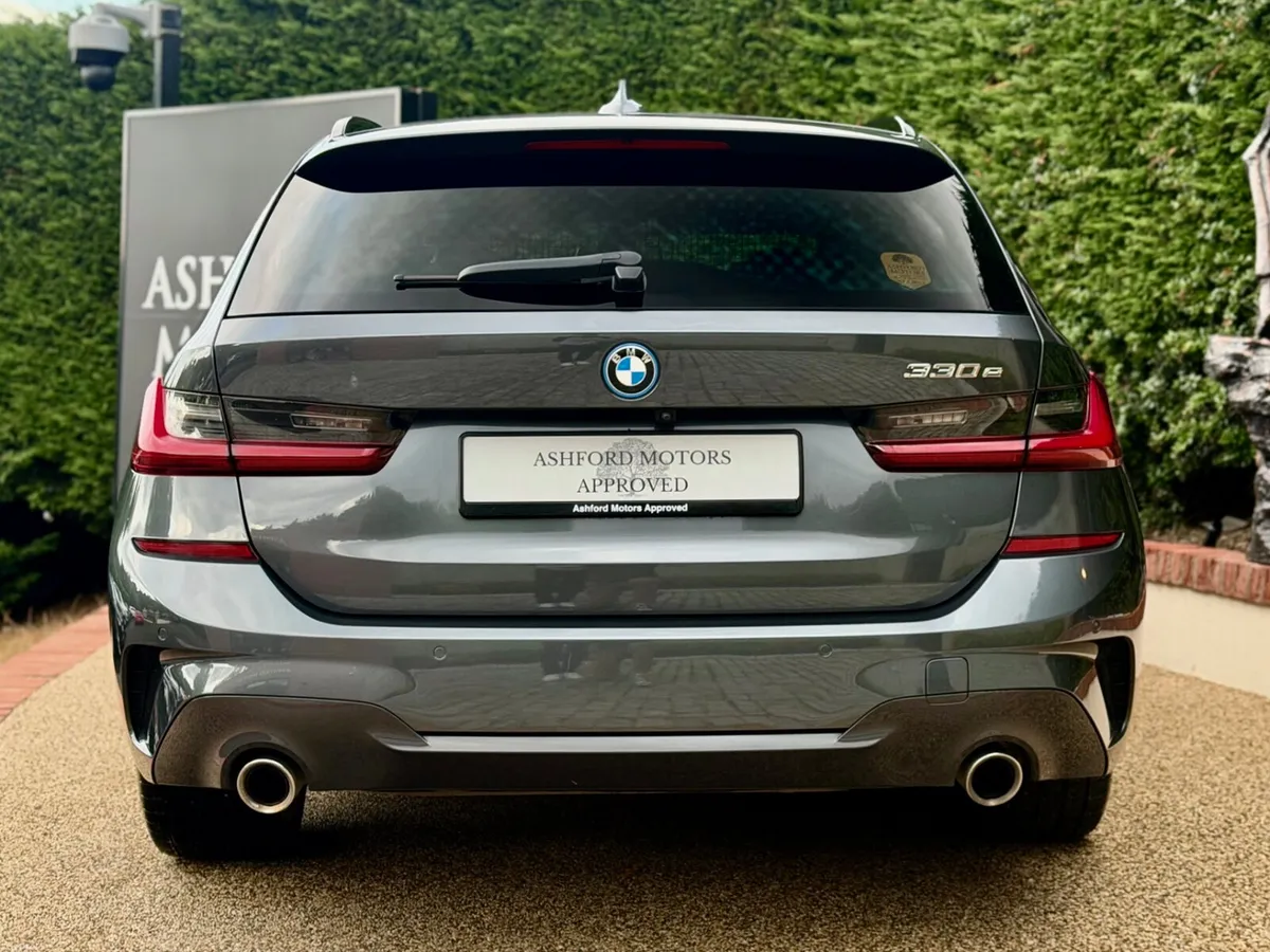 2022 BMW 330e M Sport PHEV - Image 6