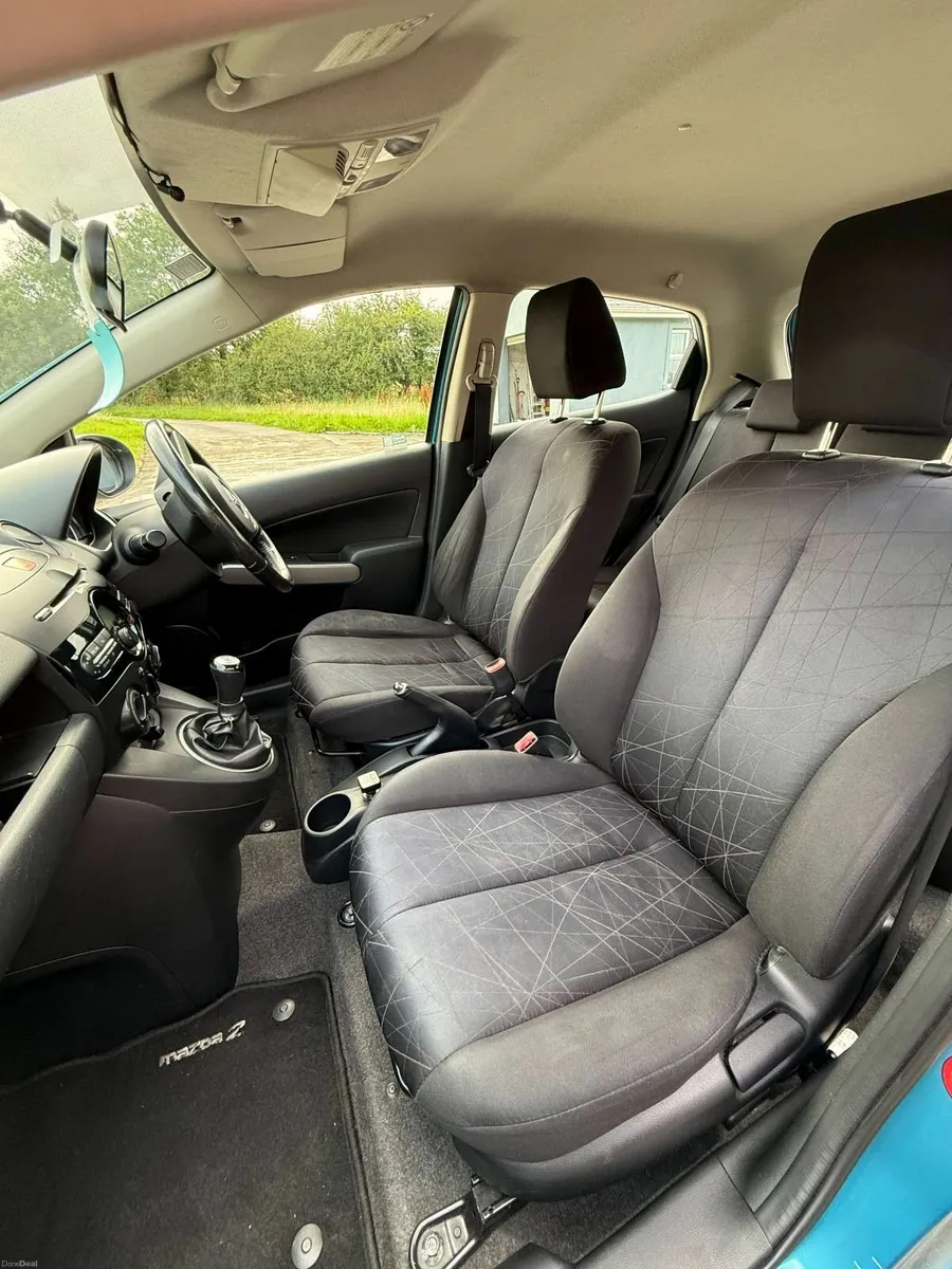 Mazda Mazda2 2013 - Image 6
