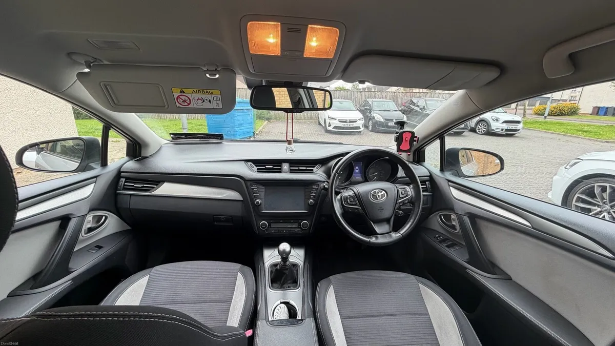 Toyota Avensis - Image 5