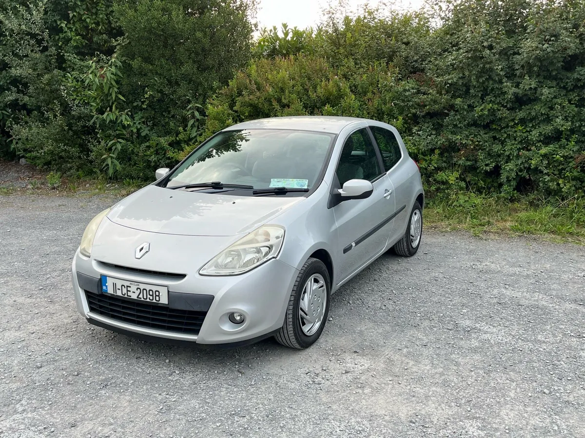 Renault Clio 2011 1.1 Petrol  Immaculate !! - Image 2