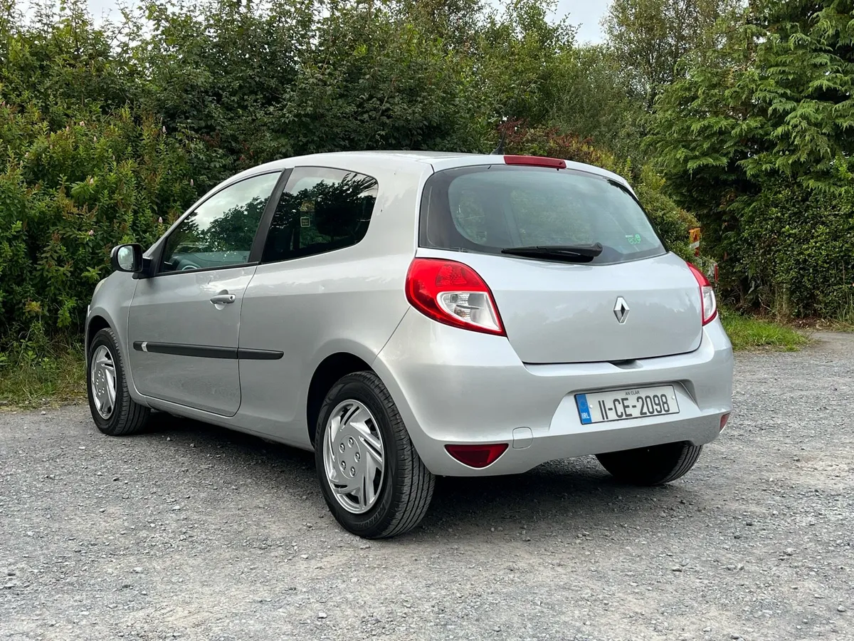 Renault Clio 2011 1.1 Petrol  Immaculate !! - Image 5