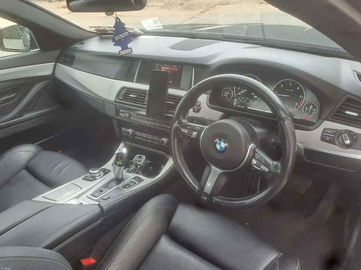 BMW 5-Series 2014  520d M-sport - Image 5
