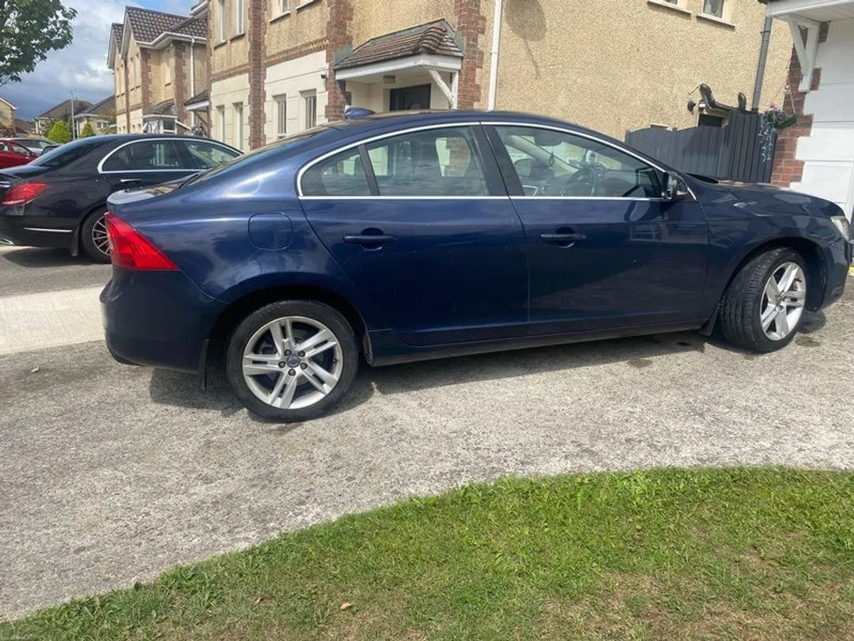2015 Volvo S60 - Image 3