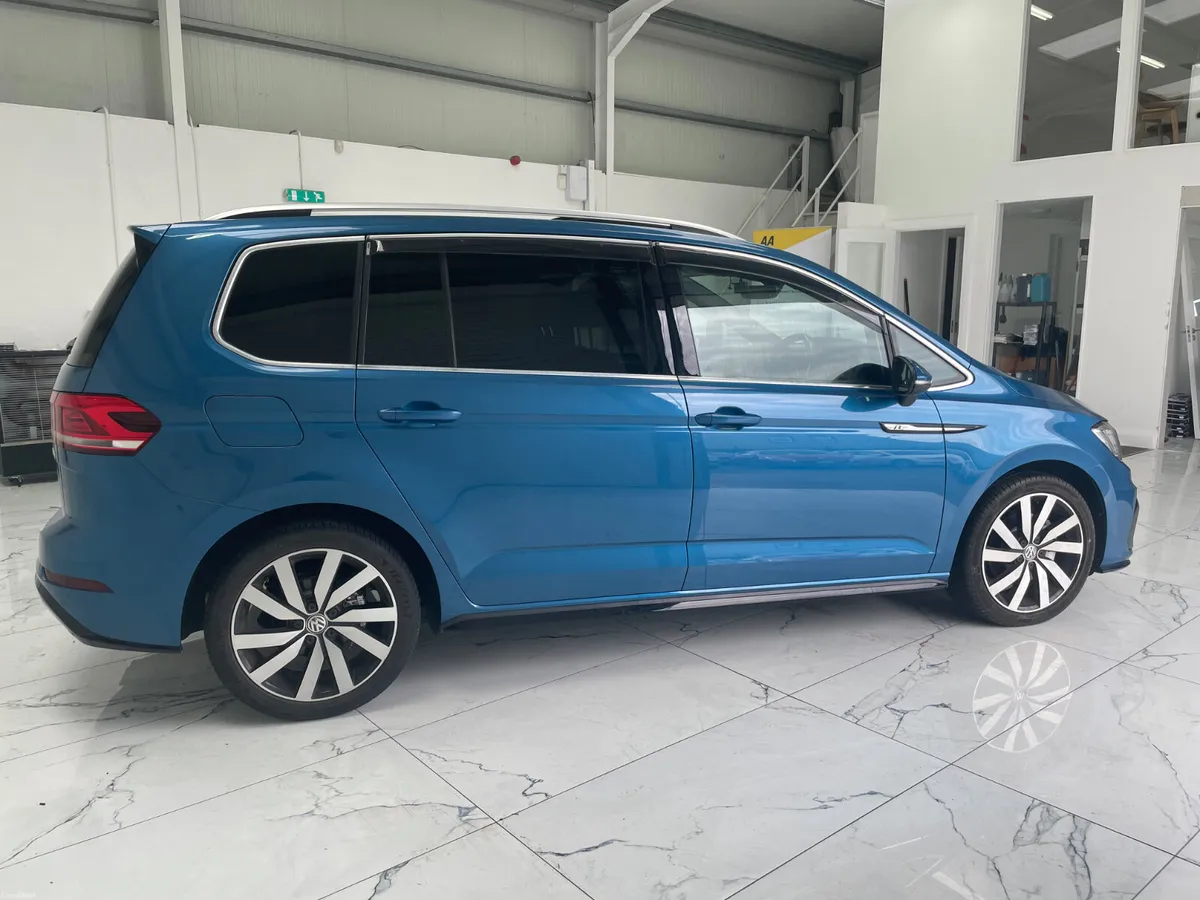 VOLKSWAGEN TOURAN 1.4 TSI R-LINE AUTO - Image 3