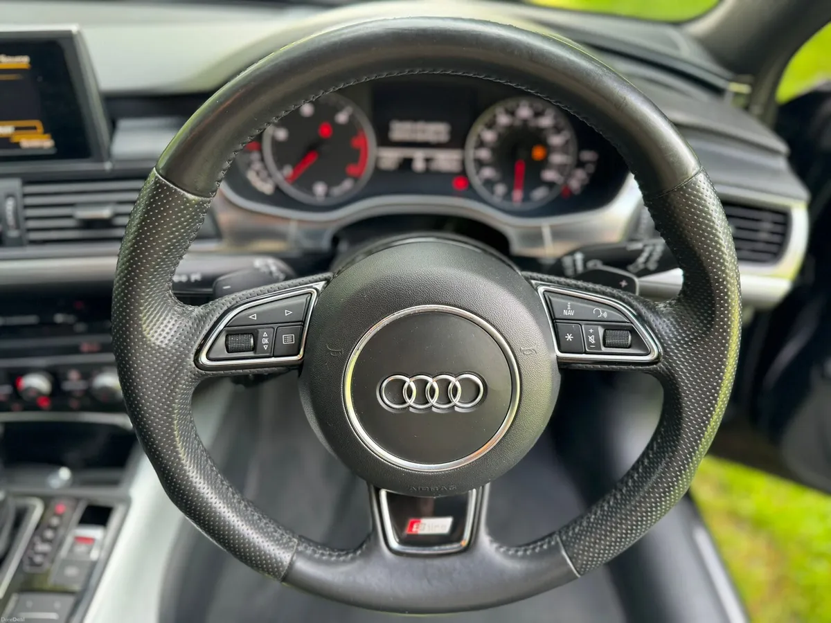 Audi A6 Estate Black S Line black edition - Image 6