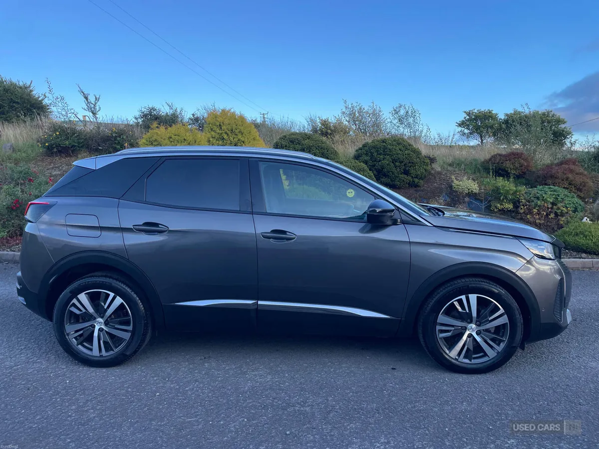 Peugeot 3008 DIESEL ESTATE - Image 3