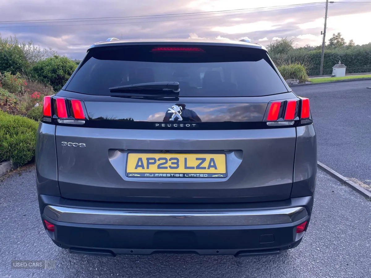 Peugeot 3008 DIESEL ESTATE - Image 4