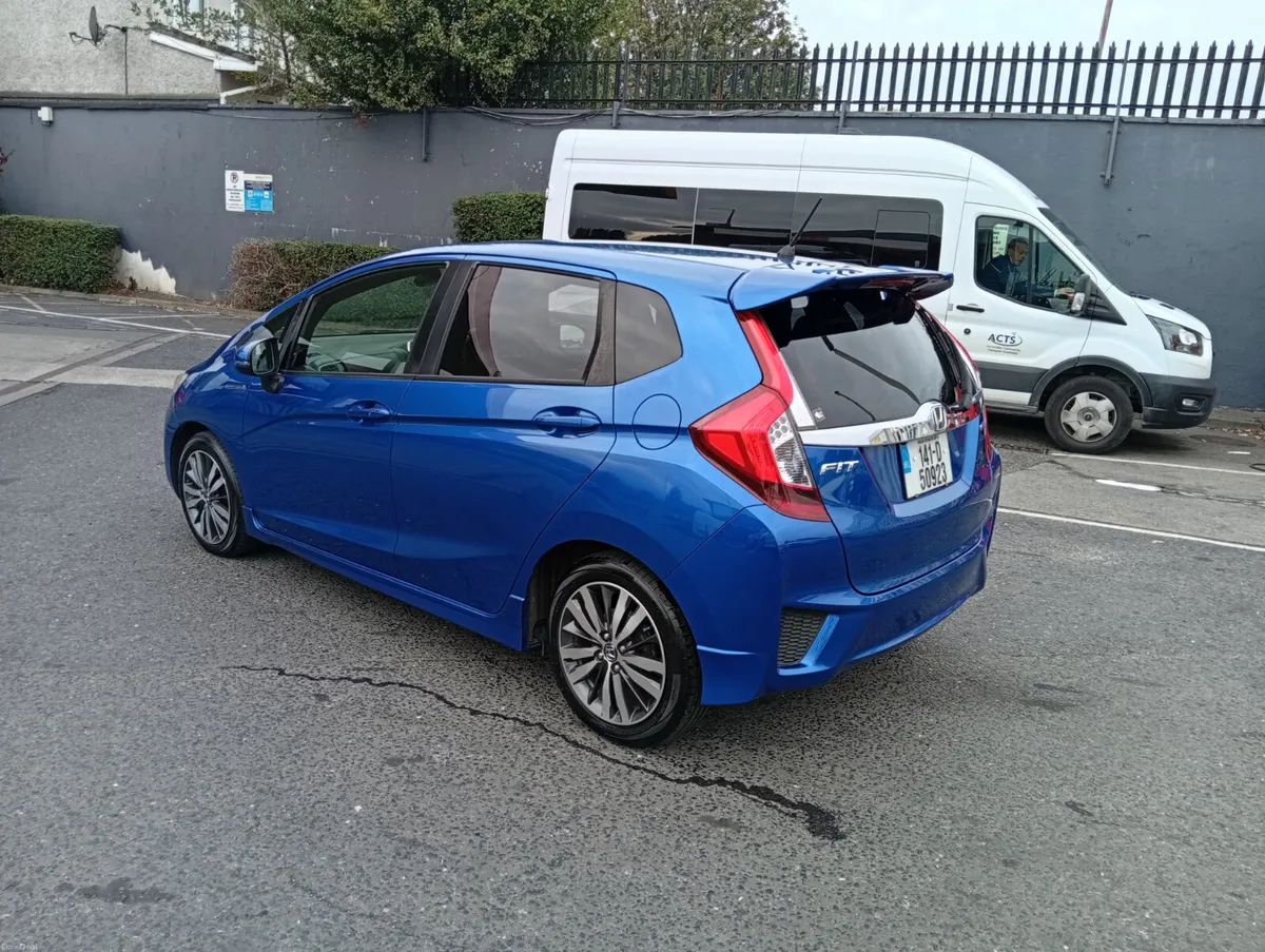 Honda Fit 2014 1.5 hybrid sport - Image 4