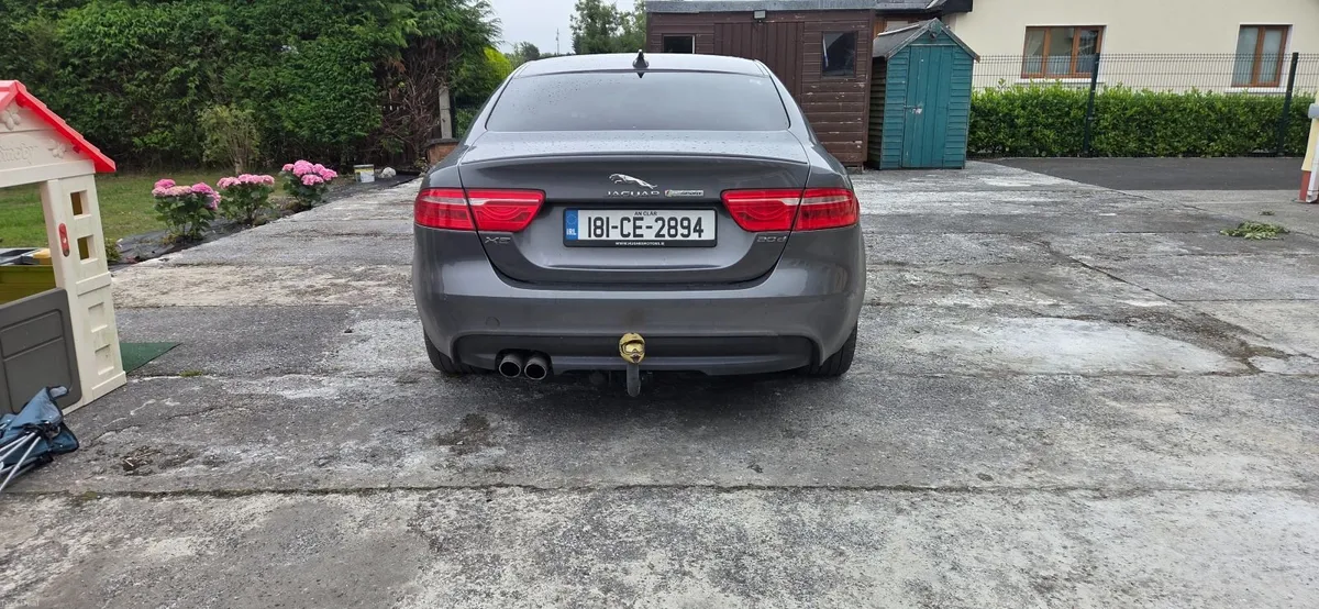 Jaguar XE 2.0D R sport 2018 - Image 4