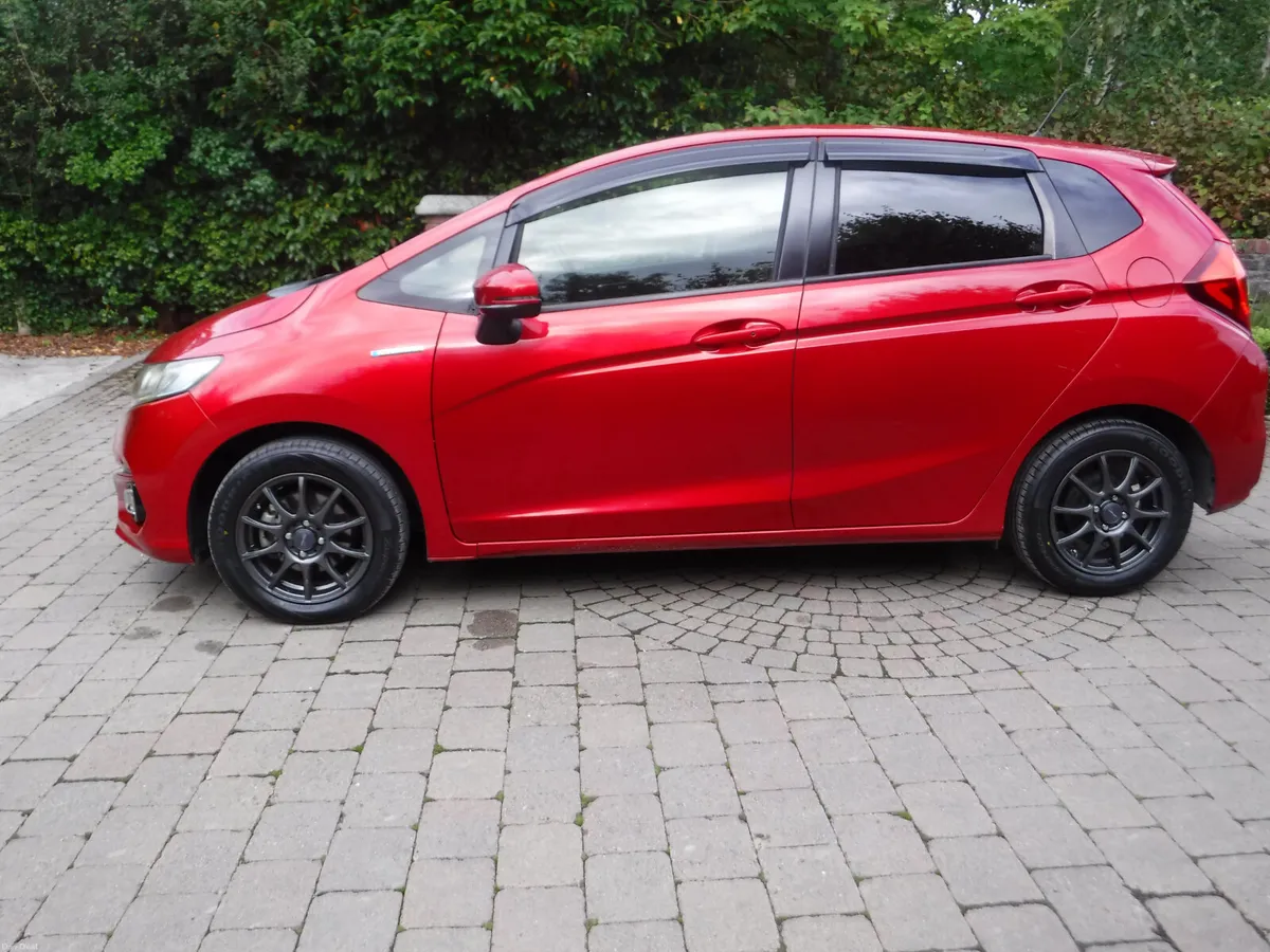 HONDA FIT 1.5 AUTO HYBRID ANDROID+CARPLAY - Image 5