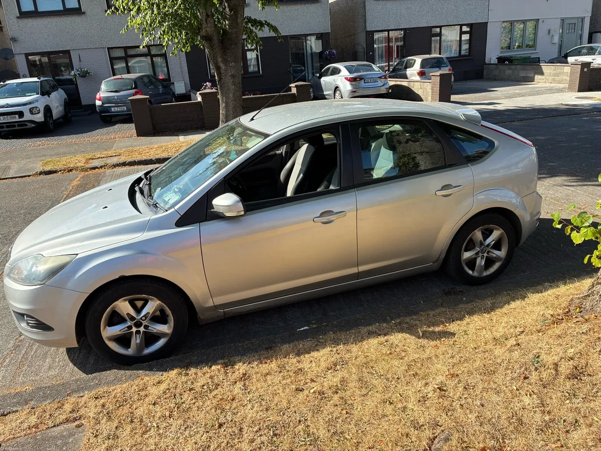 2010 ford focus - Image 1