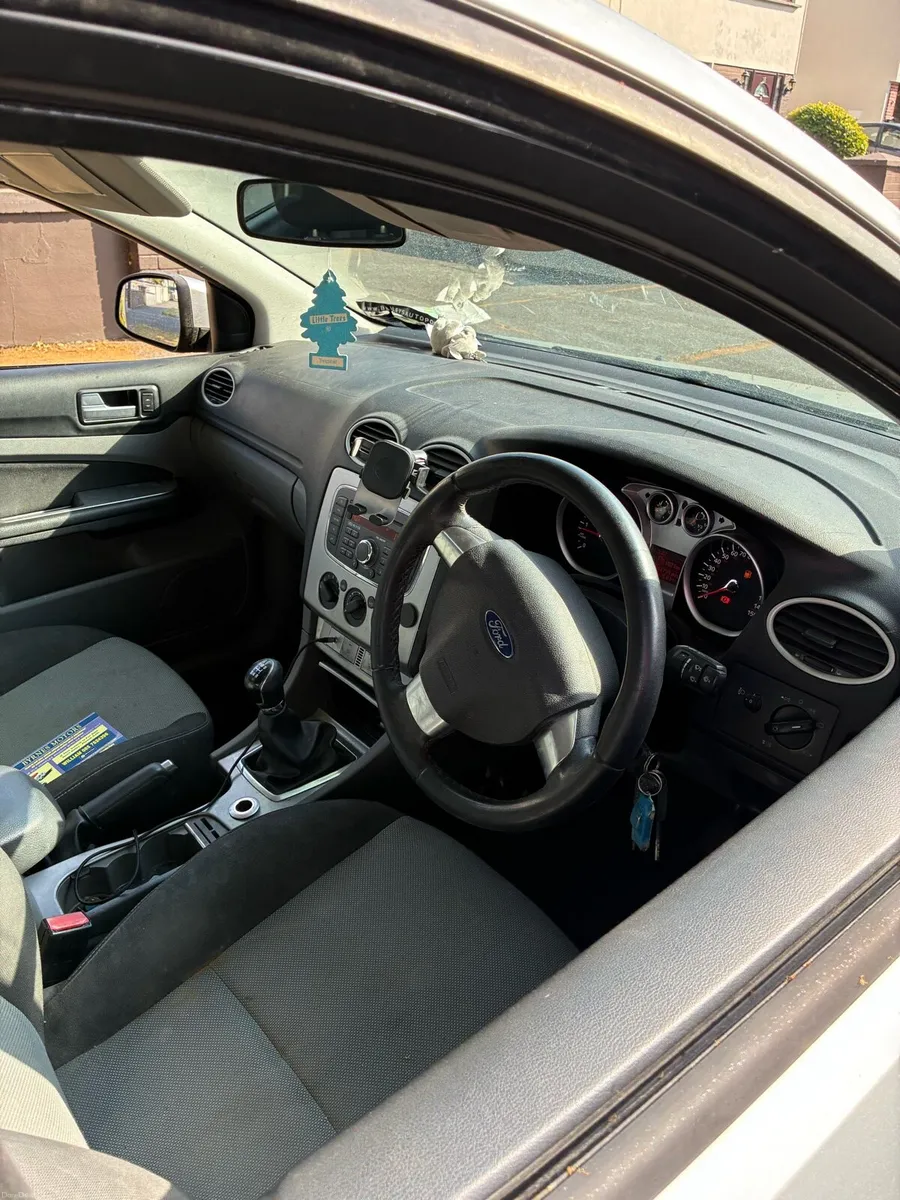 2010 ford focus - Image 3